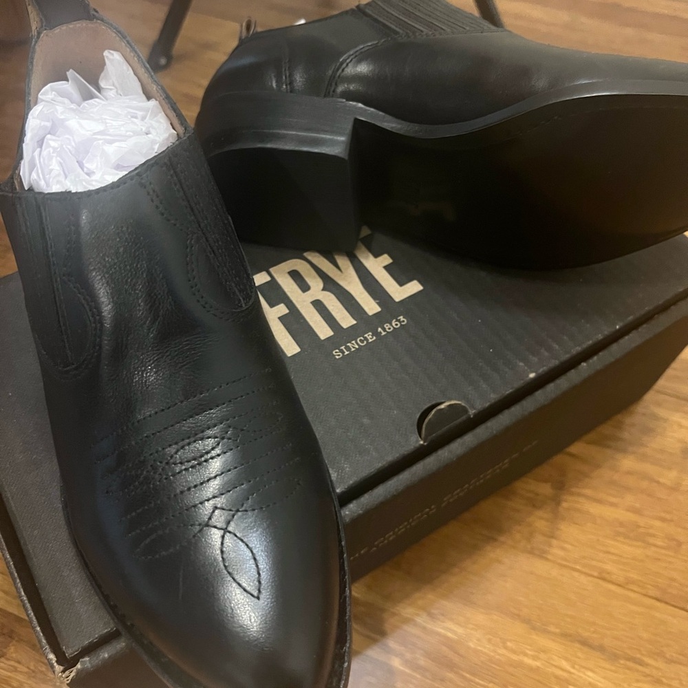 Frye Women’s Black Leather Shoes